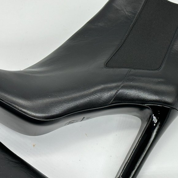 CHANEL 21B Leather Patent Cap Toe CC Ankle Boots Booties Heels - Picture 12 of 16